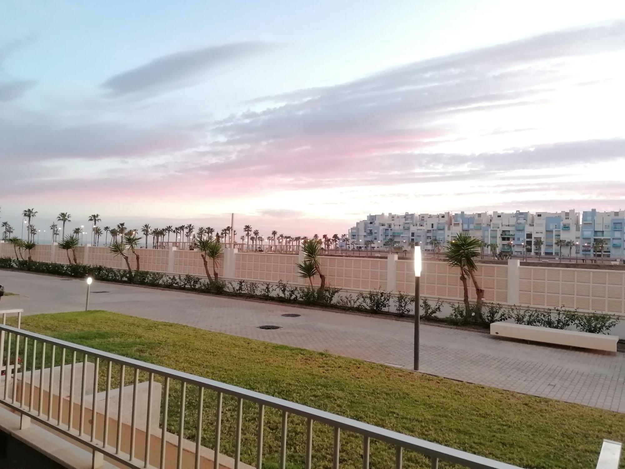 Sybarix Beach: 1ª Linea De Playa Apartment *