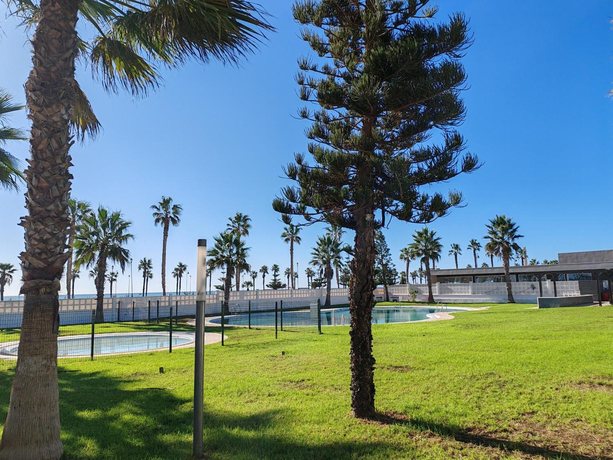 Sybarix Beach: 1ª Linea De Playa Apartment *